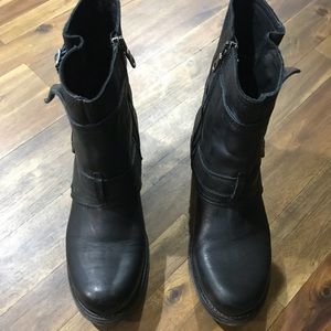 Steve Madden Puddles Black Leather Size 7